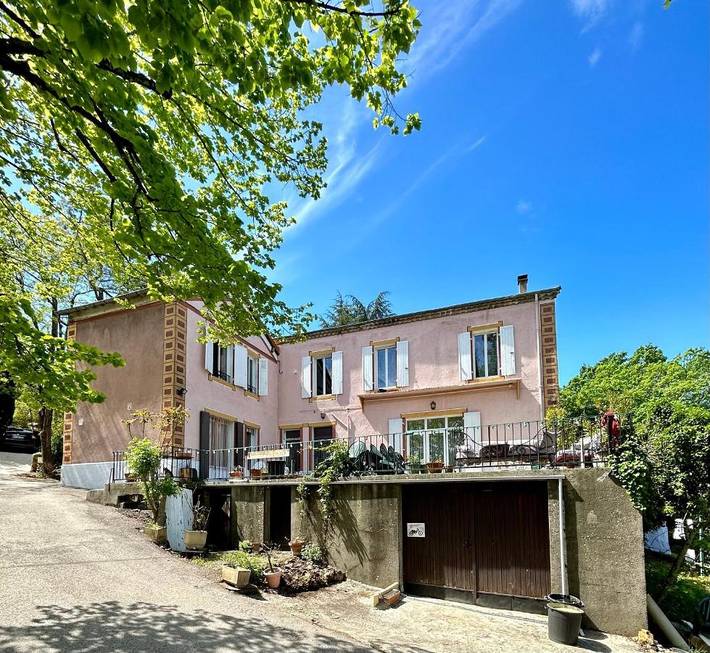 Chambre d’hôte pour 2 personnes, avec Terrasse et Jardin ainsi que Piscine et Vue