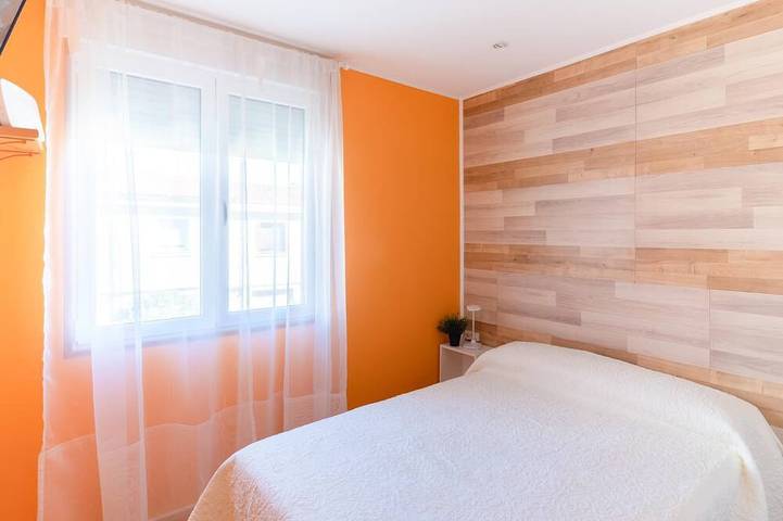 Ganze Wohnung, Housingleon - Main Square new brand terrace house in León, Cordillera Cantábrica