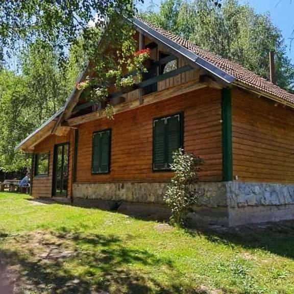 Camping pour 6 personnes, avec terrasse ainsi que vue et jardin, animaux acceptés dans Primorje-Gorski Kotar
