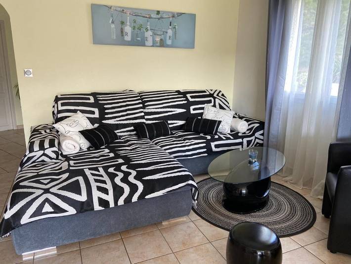 Location de vacances pour 2 personnes, avec vue et jardin ainsi que piscine et terrasse à Aouste-sur-Sye - 2