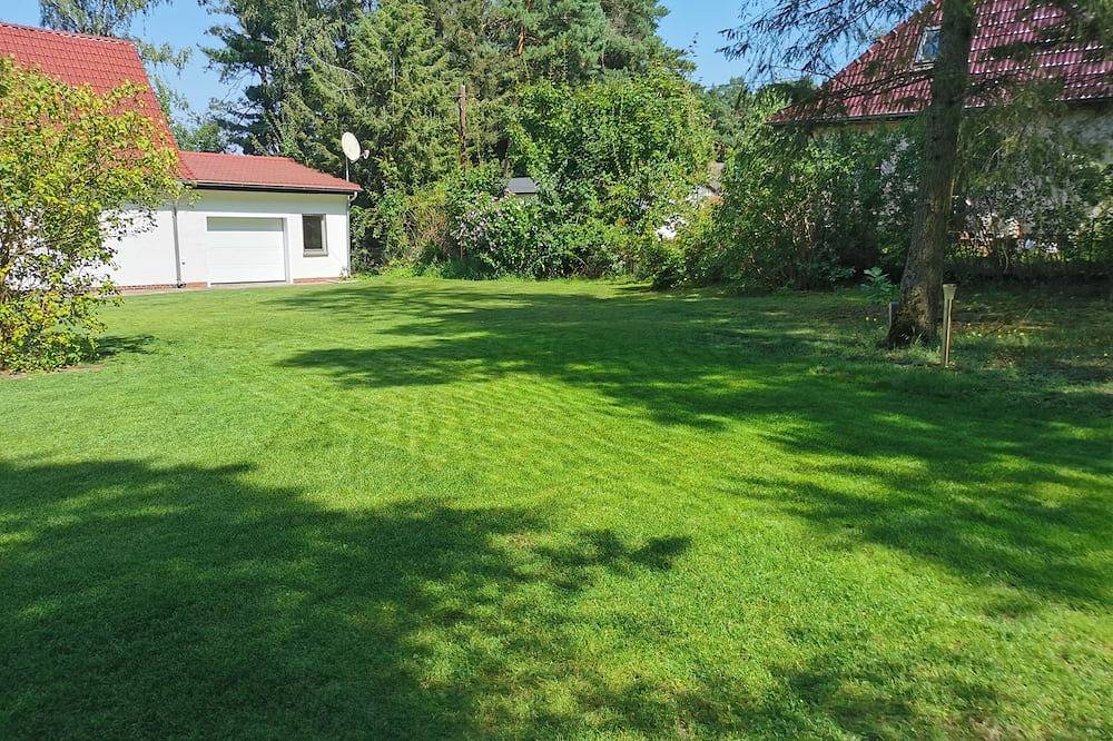 Villa Seeidyll - Freistehendes Ferienhaus direkt am See mit Sauna in Prieros, Heidesee