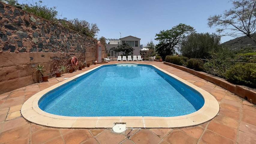 Casa rural para 4 personas, con jacuzzi y piscina además de terraza y jardín en Gran Canaria - 3