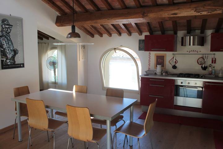 Hel lejlighed, Apartment 'Calci - Dal Monte Al Mare' with Mountain View, Garden and Wi-Fi in Calci, Pisa Provinsen