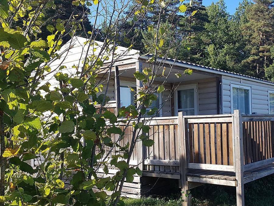 Flower Camping Les Terrasses de Dordogne - Mobilhome 5 personas - Mobil-home Chêne Confort 23m² (2 habitaciones) - Terraza cubierta 10m² - Domingo/Domingo 5 pers in Rouffignac-Saint-Cernin-de-Reilhac, Périgord Noir