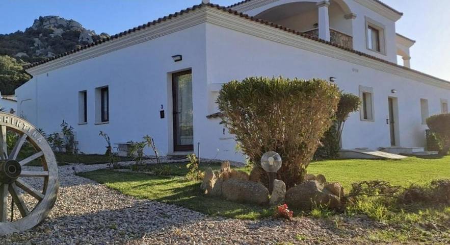 Location de vacances pour 2 personnes, avec vue et jardin à Sant'Antonio di Gallura - 4