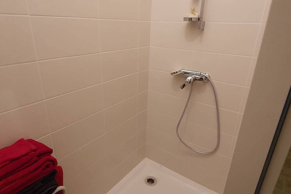 Appartement entier, Logement tout équipé dans village calme, proche Ambérieu-en-Bugey in Douvres (Ain), Belley