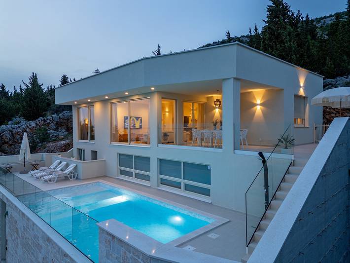 Villa für 6 Personen, mit Sauna und Garten sowie Pool in Starigrad Paklenica - 2