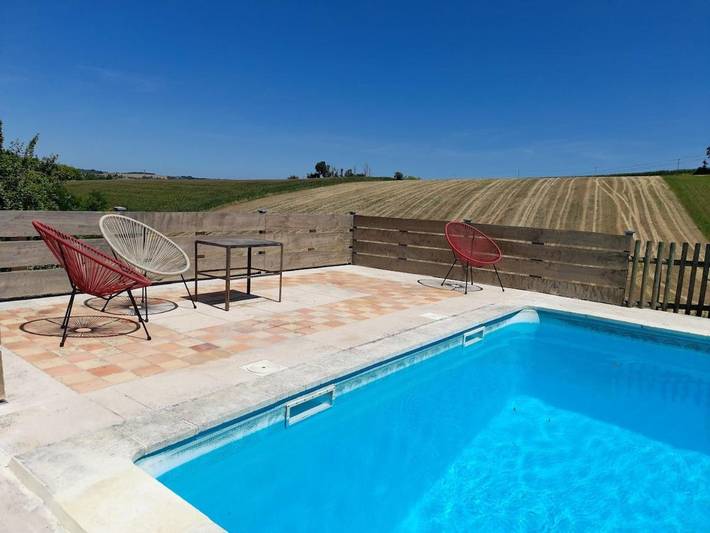 Gîte pour 5 personnes, avec Terrasse et Jardin ainsi que Piscine et Vue à Bouteilles-Saint-Sébastien