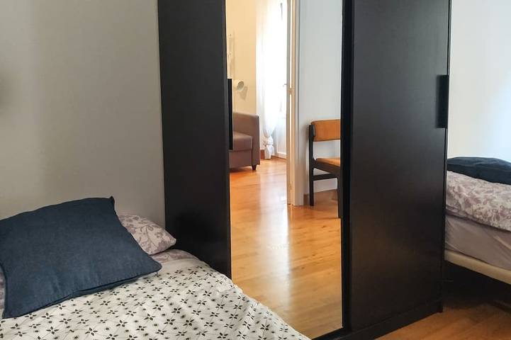Appartement entier, Appartement de 100 m2 dans une rue calme sur le quartier historique, à deux minutes de tout in Pampelune, Province de Navarra