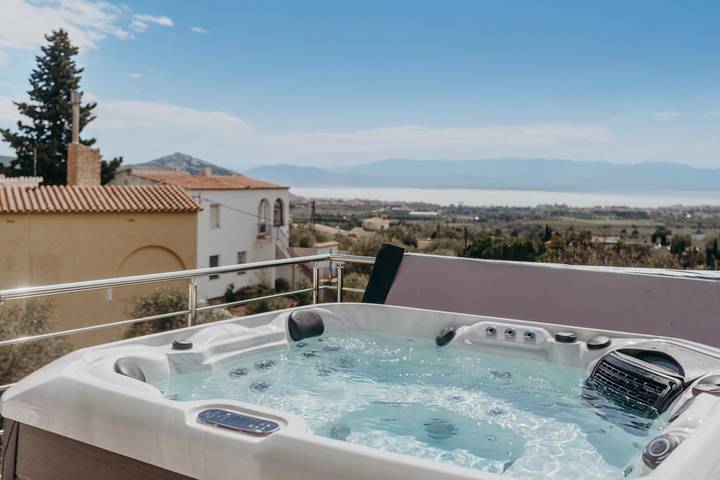 Welcs Casa 335 Emp con jacuzzi y terraza in El Mas Fumats, Roses