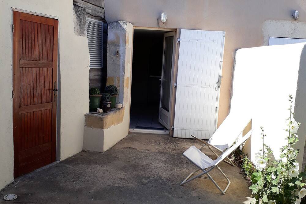 Apartamento entero, Apartamento de 28 m² en un patio soleado in La Rochelle, Región de La Rochelle
