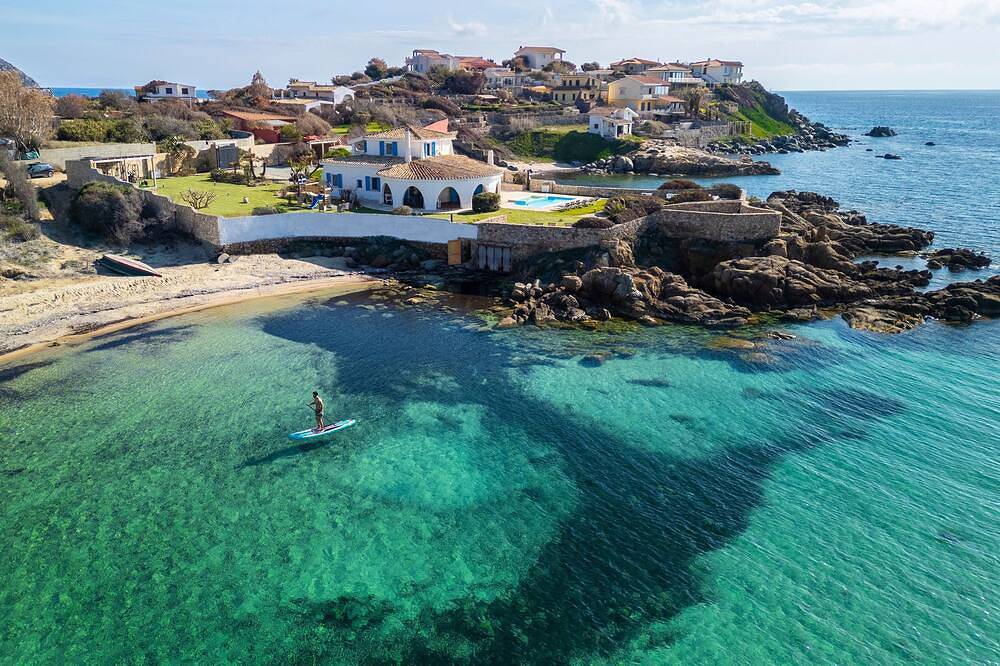 Villa Di Fiore - oasi sul mare con piscina e sauna in Geremeas, Torre delle Stelle