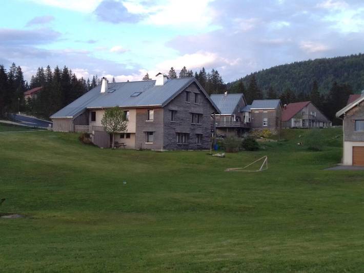 Gîte pour 8 personnes, avec Terrasse et Jardin à Chapelle-des-Bois