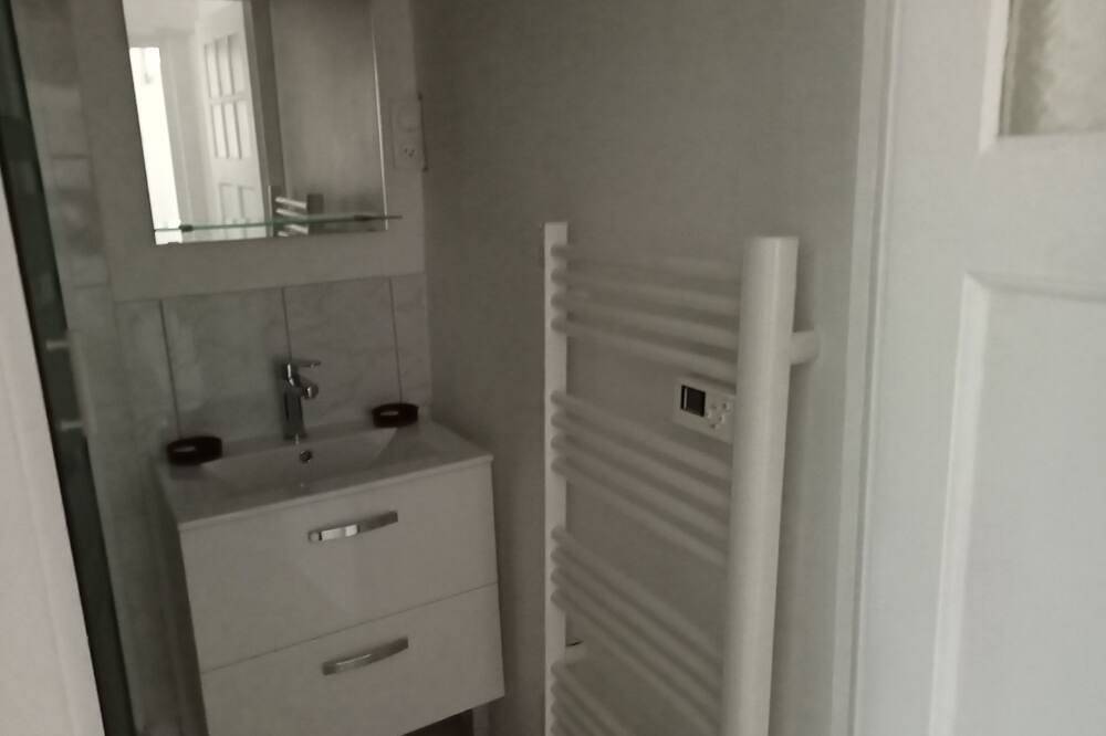 Apartamento entero, Downtown Cosne / Loire, close to Sancerre and Pouilly / Loire. in Cosne-Cours-sur-Loire, Valle del Loira