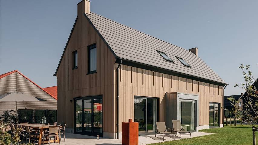 Vakantiehuis voor 10 personen, with sauna and tuin as well as terras and zwembad in Wolphaartsdijk
