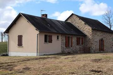 Cottage pour 4 personnes, avec terrasse à Chamberet