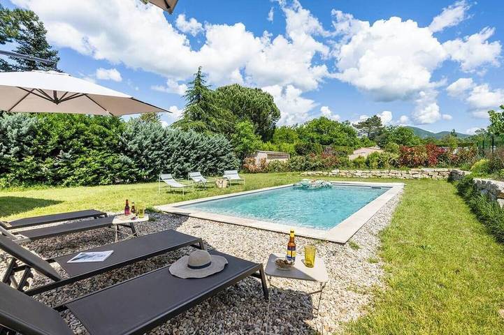 Location de vacances pour 10 personnes, avec Piscine à Dieulefit