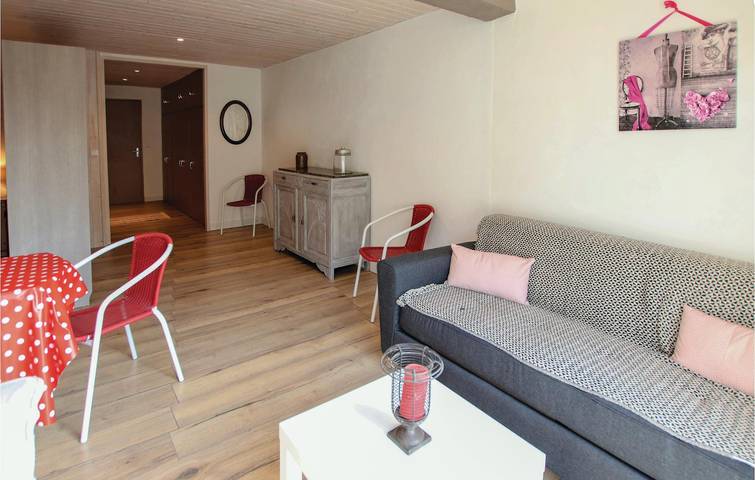 Ganze Ferienwohnung, Apartment mit Wasserblick, Parkplatz und WiFi in Vals-les-Bains, Parc naturel régional des Monts d'Ardèche