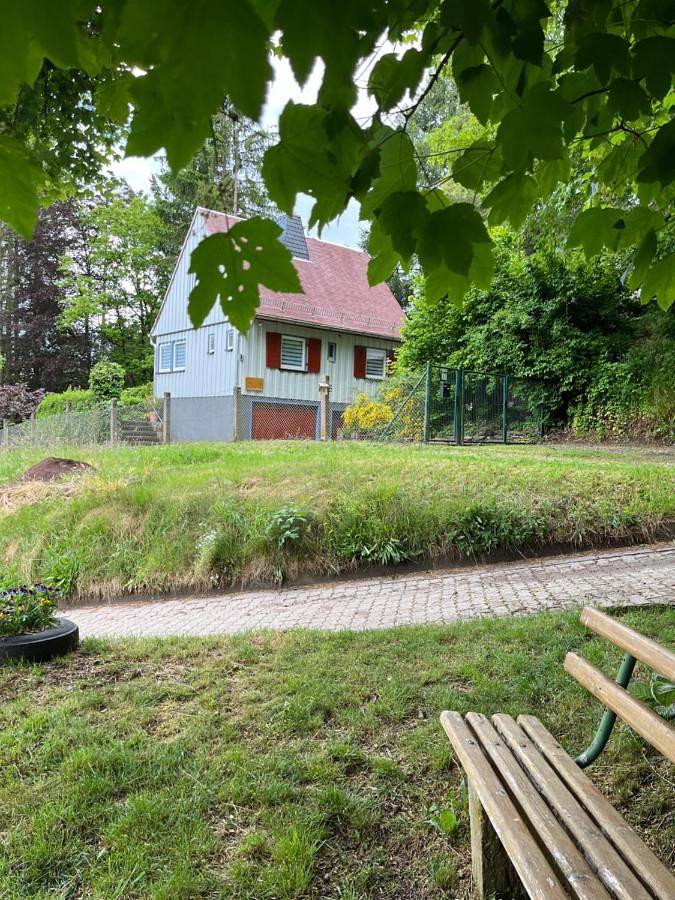 Ferienhaus für 5 Personen, mit Terrasse und Garten sowie Sauna und Ausblick in Finsterbergen