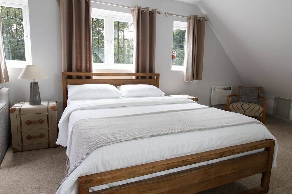 Big Loft in the Heart of Cheam Village (35 min from London City) in Sutton (London), London
