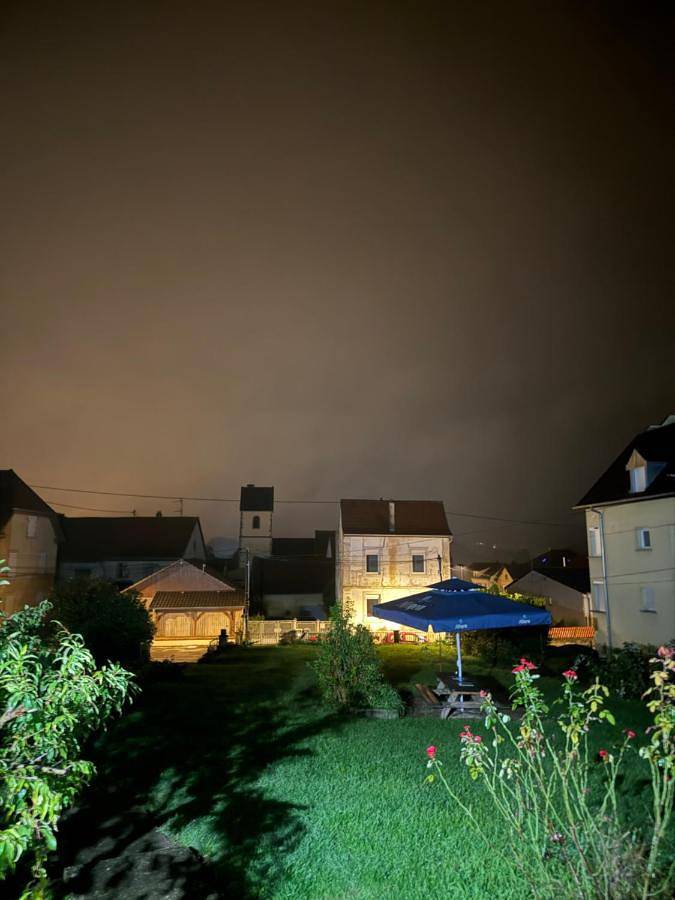 Cottage pour 2 personnes, avec jardin ainsi que vue et terrasse, animaux acceptés à Didenheim