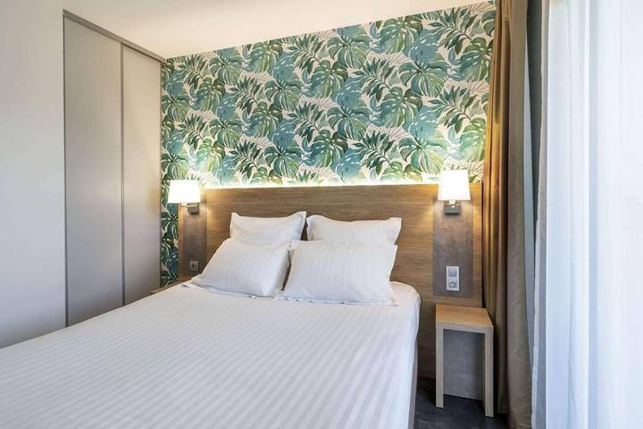 Hôtel pour 2 personnes, avec jardin ainsi que terrasse et piscine, animaux acceptés