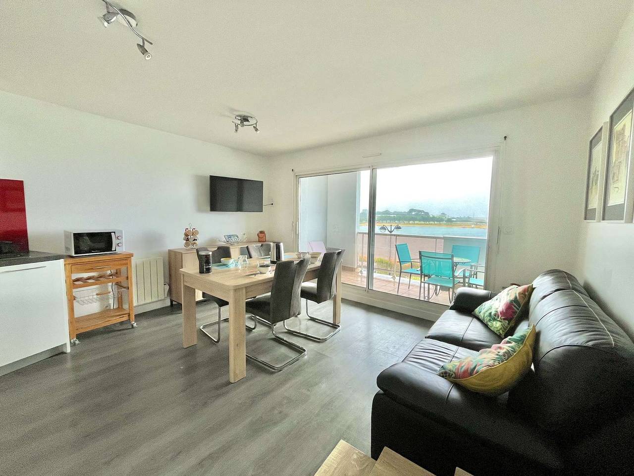 Apartamento entero, Étel: Apartamento 3 piezas, vista al mar, balcón, estacionamiento in Étel, Côte des Mégalithes