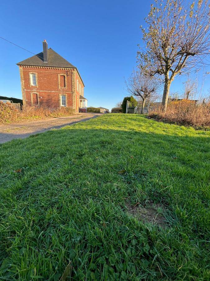 Location de vacances pour 10 personnes, avec jardin et vue à Angerville-l'Orcher
