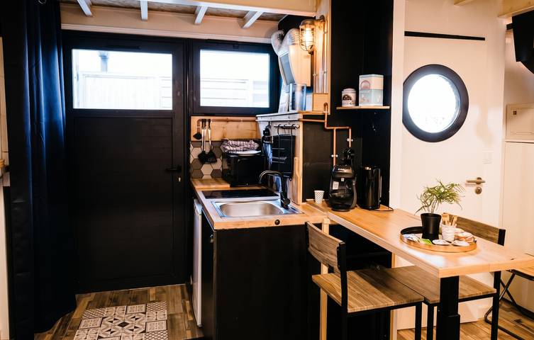 Entire studio, Cozy Apartment in Troyes - 28 m² with private entrance in Troyes, Aube