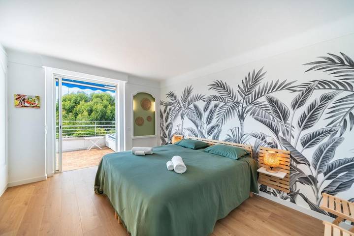 Gîte pour 4 personnes, avec vue et terrasse dans Chateau Et Parc Vallombrosa Cannes - 3