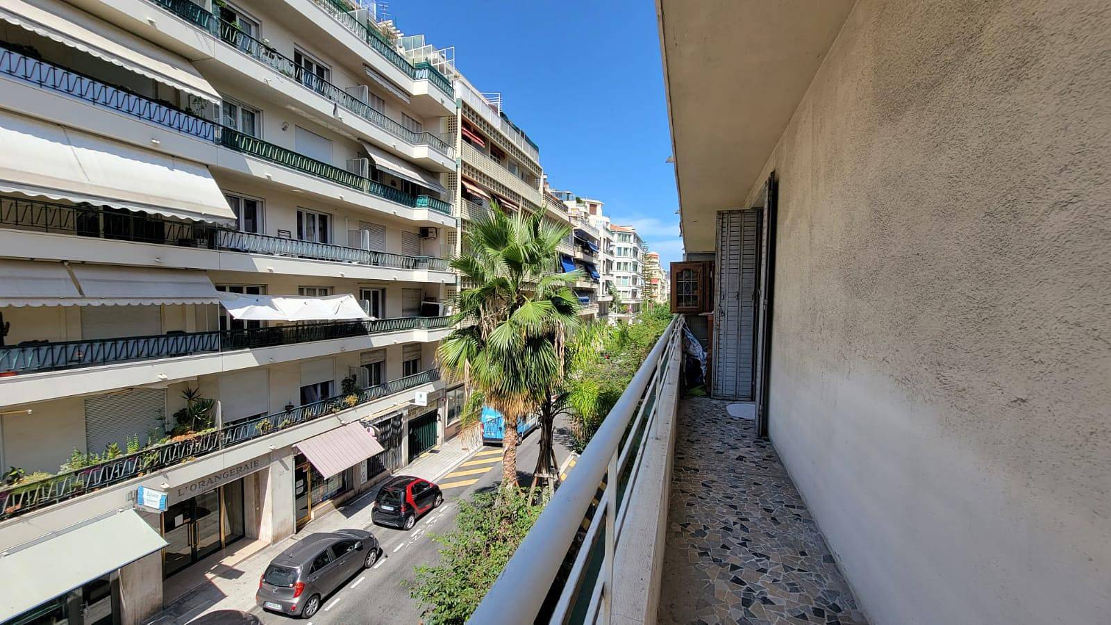 Hel semesterlägenhet, Comfy 2 bed coastal escape with full aircondition in Nice, Medelhavskusten (Frankrike)