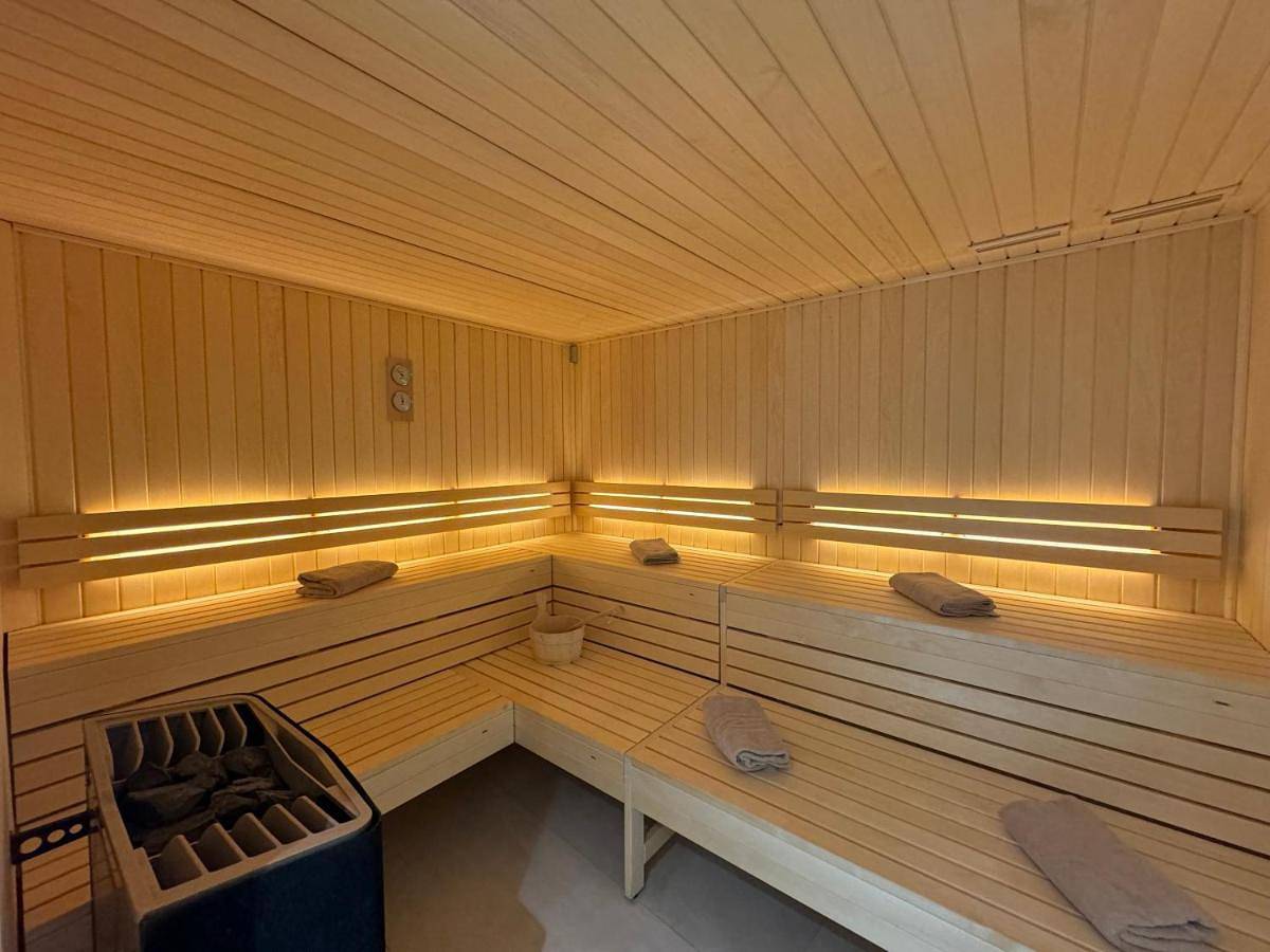Kyriad Saumur Hyper Centre Hôtel, Appartements, Séminaires et Spa soins Sothys Paris in Saumur, Vallée de la Loire