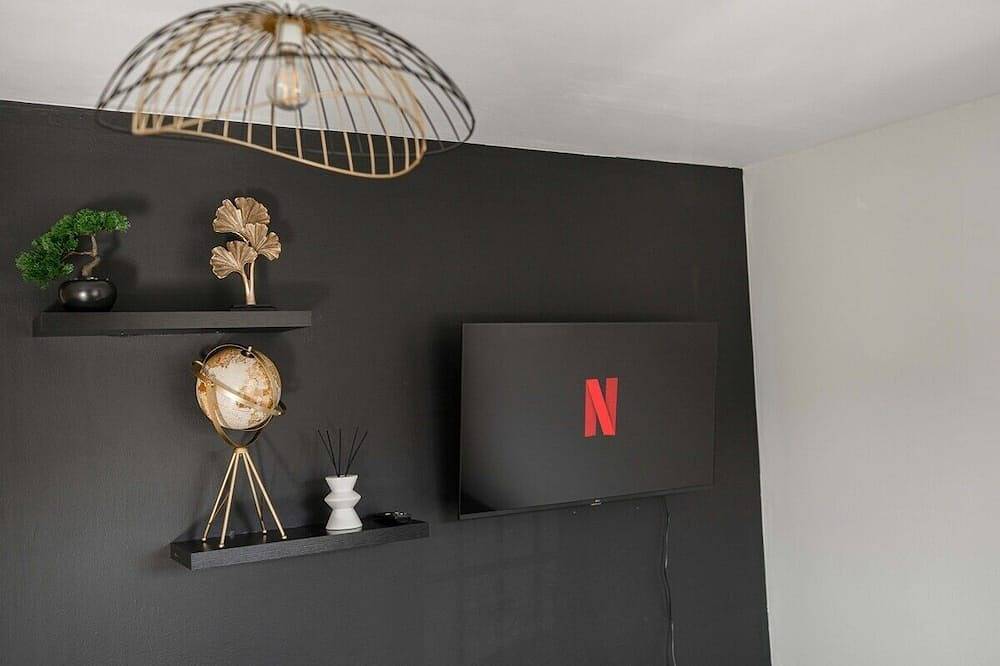 3 Bed Townhouse | Secure Parking | Sleeps 9 in Ipswich, Suffolk