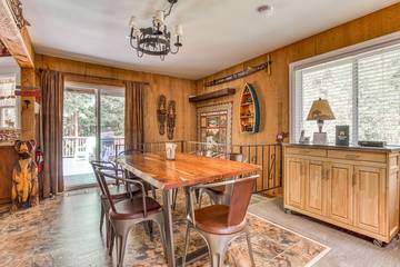 Vacation House for 6 Guests in Mount Hood Village, Mount Hood, Picture 1