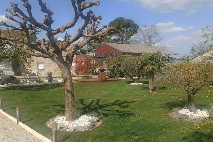 Gîte pour 2 personnes, avec jardin ainsi que piscine et vue, animaux acceptés à Alixan - 2