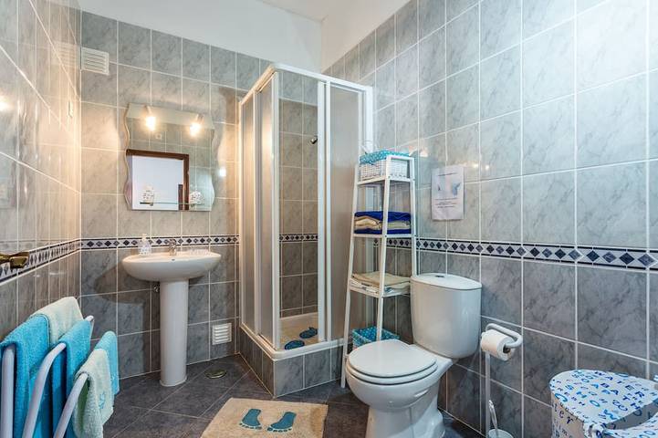 Location de vacances pour 6 personnes, avec piscine et jardin dans Estoi - 3