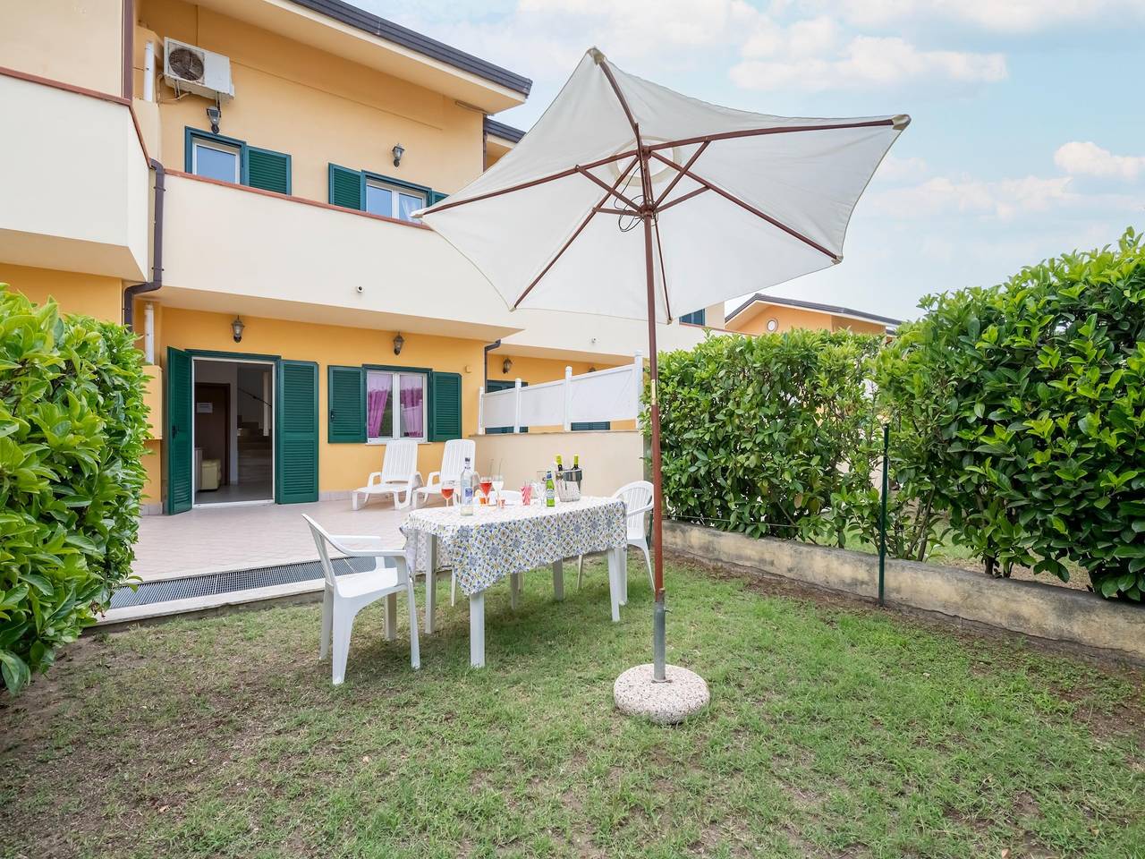 Villa Steps from the Beach in Paestum, Cilento