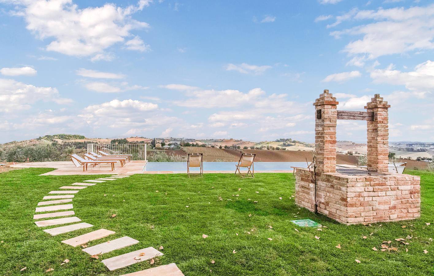 Casa de vacaciones para 10 personas con jardín in Macerata, Provincia de Macerata