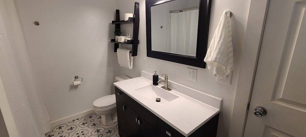 Cottage on Main/Monona Iowa is in the middle of everything in the driftless area in Iowa