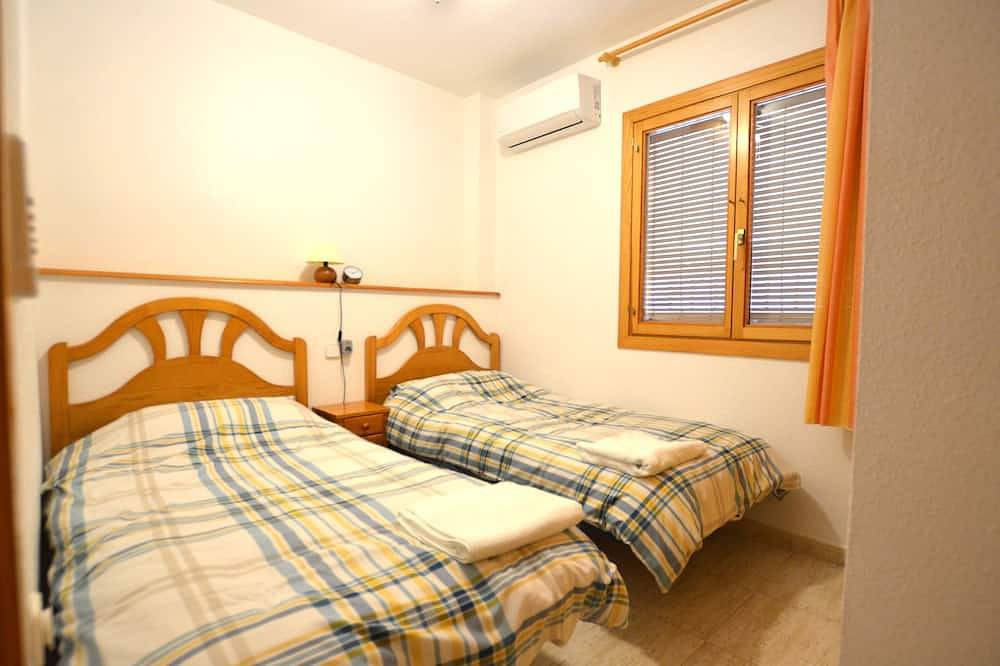 3 Schlafzimmer Haus mit Pool in Torre de La Horadada. Klimaanlage, Wifi & Netflix in Pueblo Latino, Pilar de la Horadada