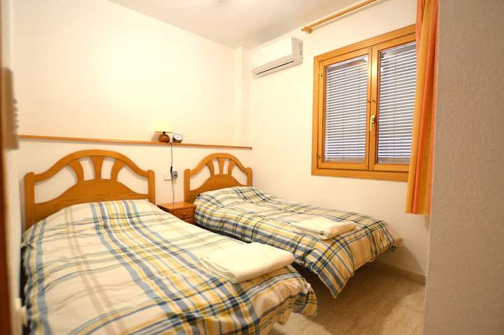 3 bed house with pool in Torre de La Horadada. Air conditioning, WiFi & Netflix in Pueblo Latino, Pilar de la Horadada