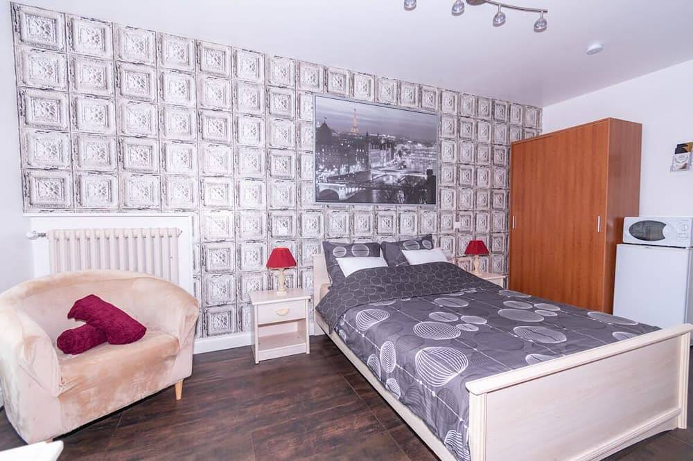 Ganze Wohnung, La Belle Epoque Room in Puttelange-aux-Lacs, Saargemünd