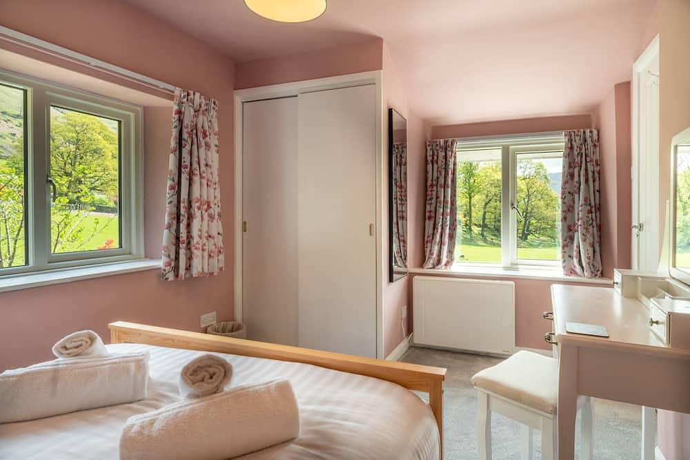 Cherry How - Patterdale Holiday Cottage (Dog-friendly) in Patterdale, Lake District