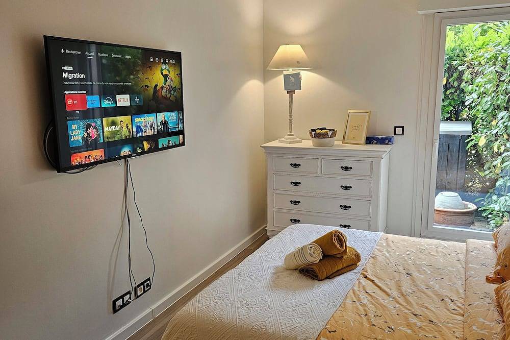 Apartamento entero, Seine waterfront: 8min from La Défense, 15min from Paris and 20min from Stade de France  in Chatou, Yvelines