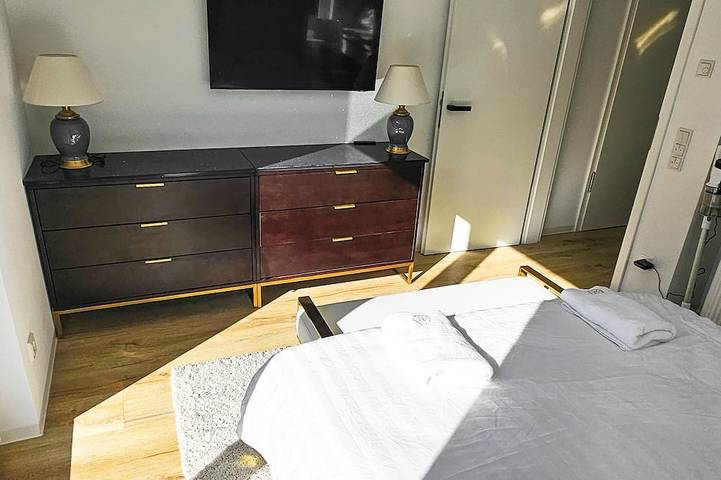 Apartamento entero, Schöne Neubau 65m² City Wohnung Wlan: R in Munich Sendling, Múnich