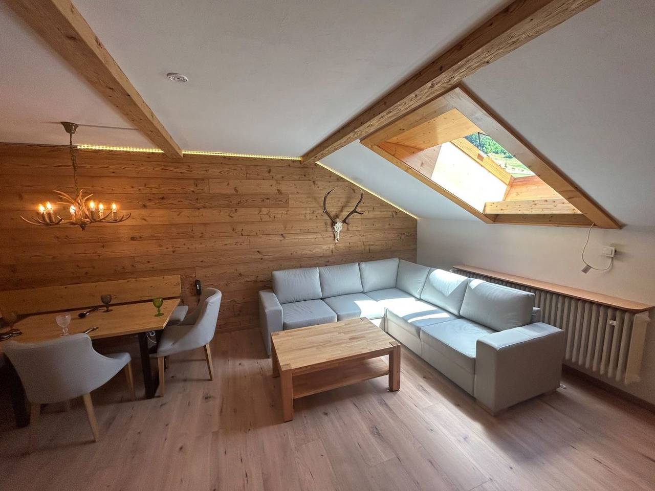 Ganze Wohnung, Fewo Allgäu Chalet - gemütliche Hüttenatmosphäre und Schwimmbad und Sauna im Ha in Tiefenbach (Oberstdorf), Oberstdorf