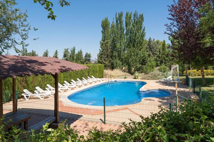 Casa rural para 22 personas, con vistas además de piscina y jardín, Se admiten mascotas en Campo de Calatrava - 4