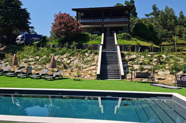 Location de vacances pour 10 personnes, avec balcon et jardin dans Vilarinho (Valdosende)