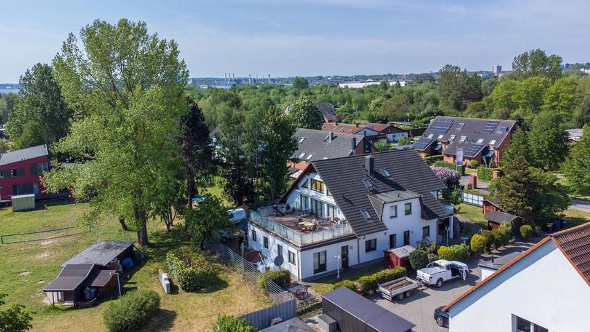 Ferienwohnung für 2 Personen, mit Ausblick und Terrasse sowie Garten in Schmarl