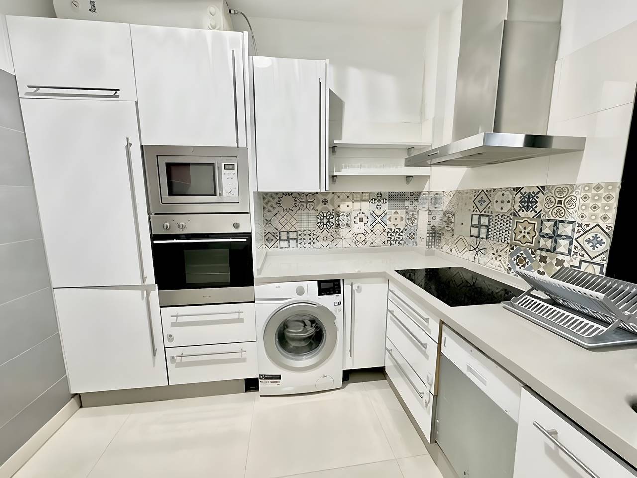 Apartamento entero, Apartamento 'Gran Plaza' con terraza privada, Wi-Fi y aire acondicionado in Nervión, Sevilla